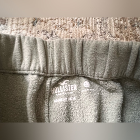 Hollister sage sweatpants size XS - Picture 3 of 4
